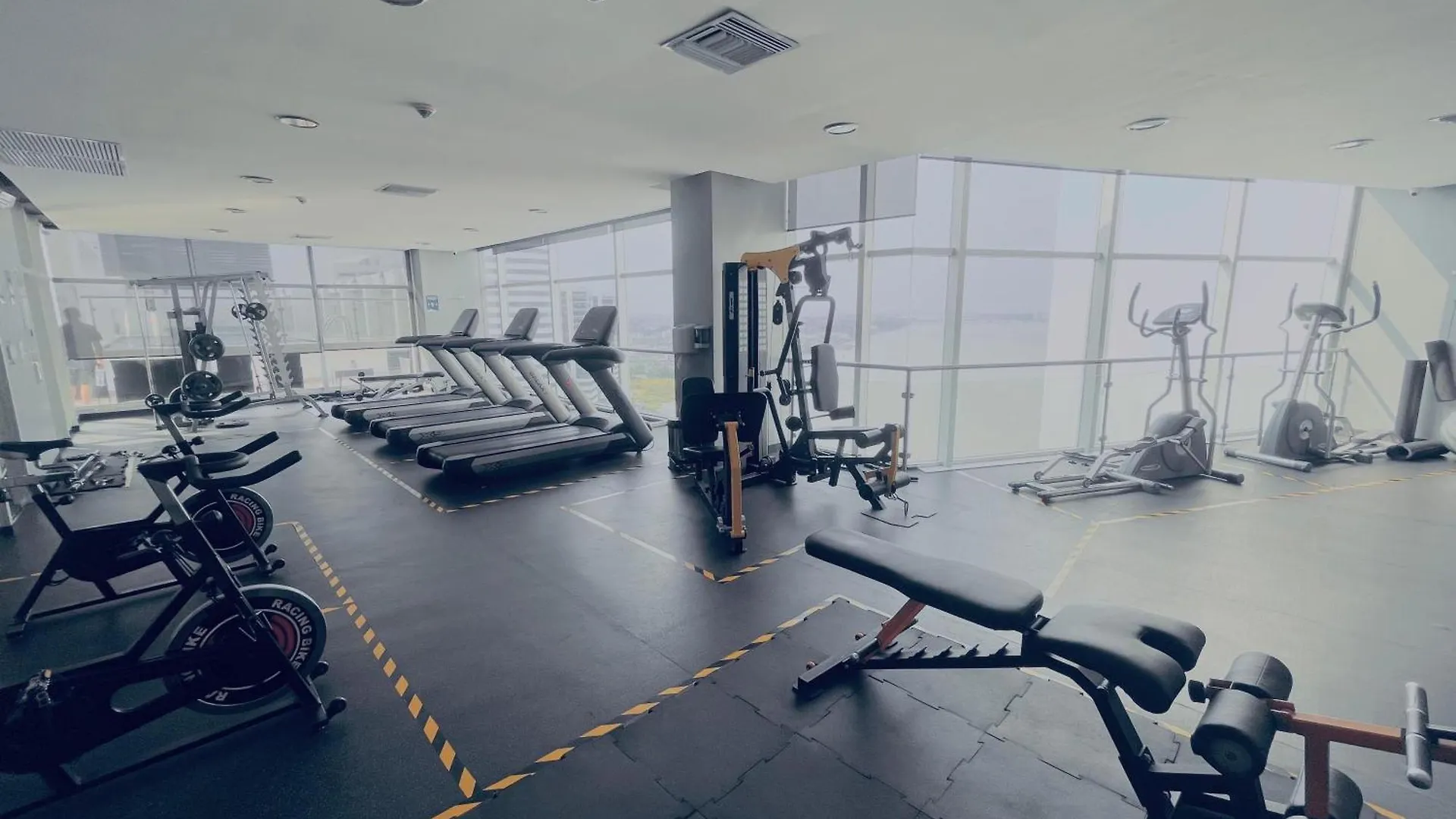 Suite Riverfront Puerto Santa Ana Guayaquil 0*,