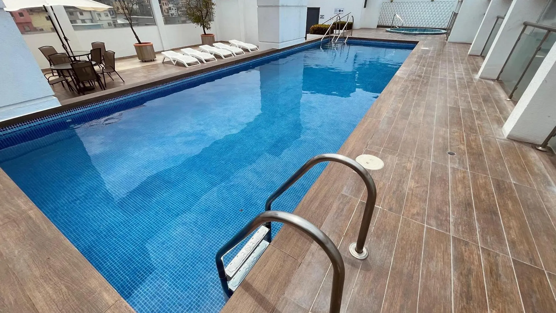 Aparthotel Suite Riverfront Puerto Santa Ana Guayaquil