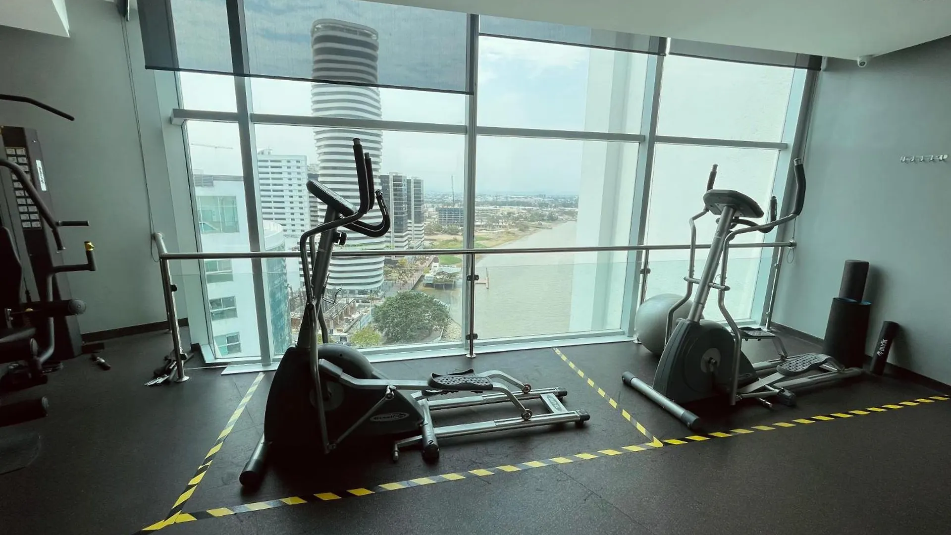 Suite Riverfront Puerto Santa Ana Guayaquil