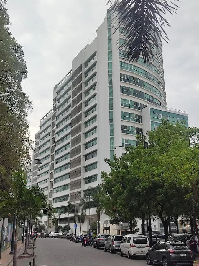 Suite Riverfront Puerto Santa Ana Γκουαγιακίλ 0*,