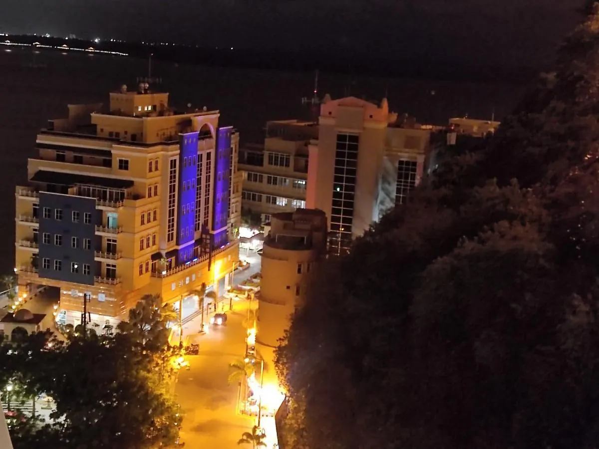 Ξενοδοχείο με διαμερίσματα Suite Riverfront Puerto Santa Ana Γκουαγιακίλ
