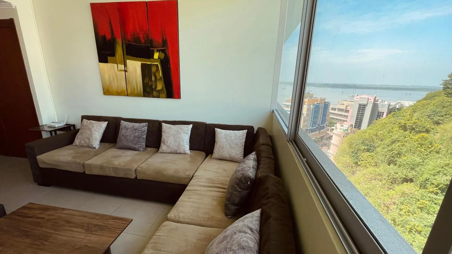 Ξενοδοχείο με διαμερίσματα Suite Riverfront Puerto Santa Ana Γκουαγιακίλ Ισημερινός
