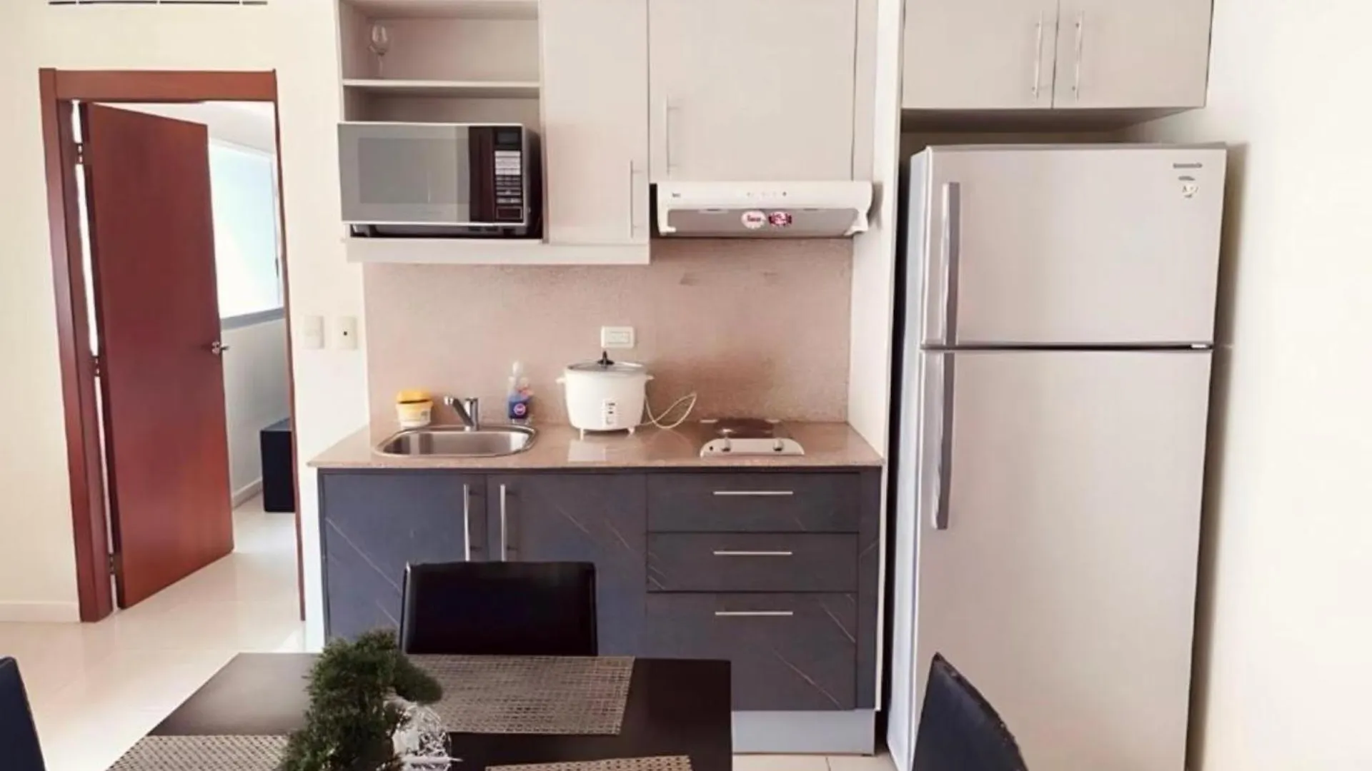 Ξενοδοχείο με διαμερίσματα Suite Riverfront Puerto Santa Ana Γκουαγιακίλ
