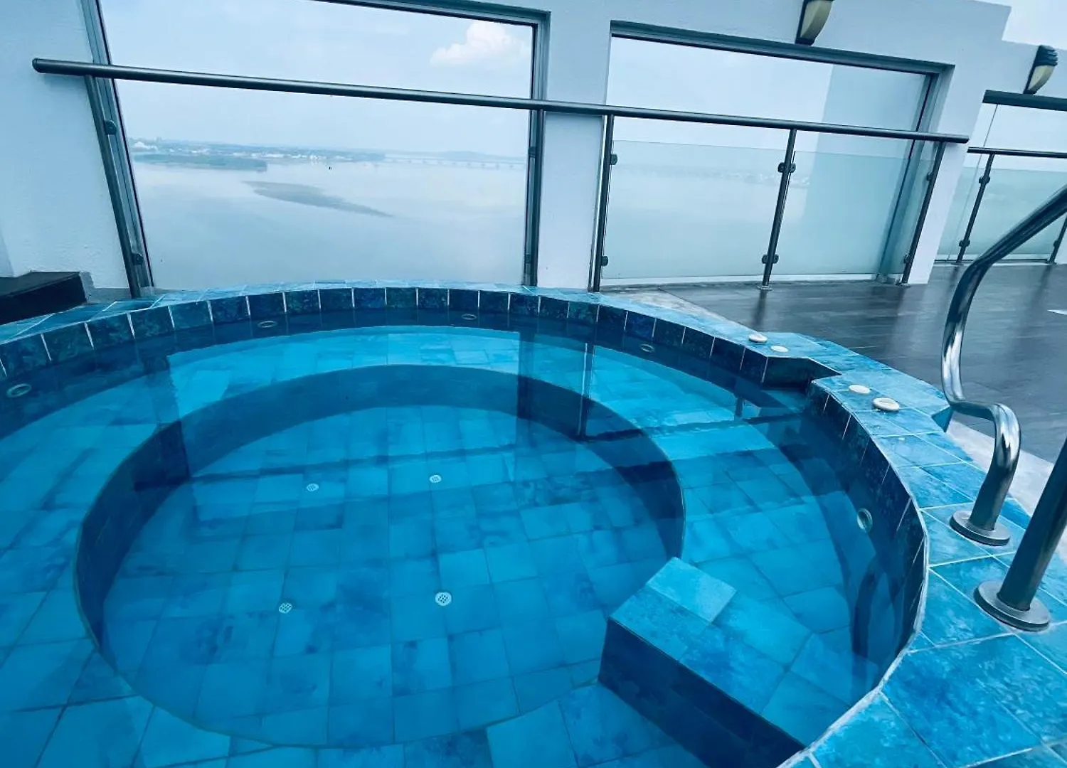 Suite Riverfront Puerto Santa Ana Γκουαγιακίλ Ισημερινός