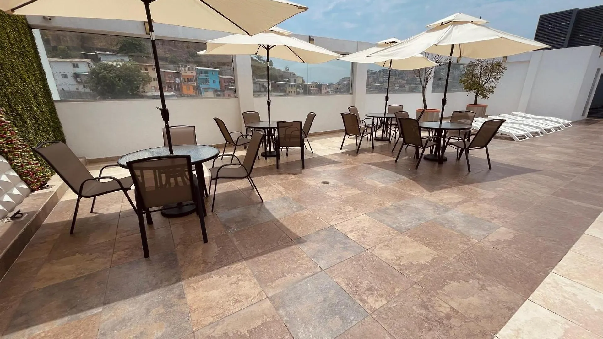 Ξενοδοχείο με διαμερίσματα Suite Riverfront Puerto Santa Ana Γκουαγιακίλ
